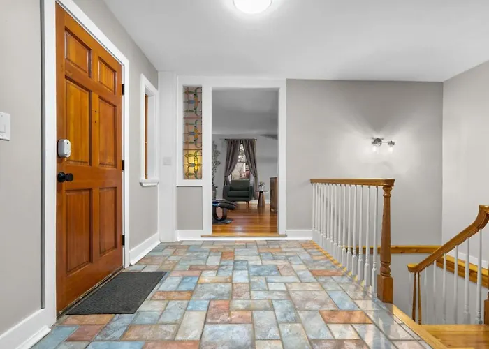 Spacious Cozy 3 Bed 2 Bath
