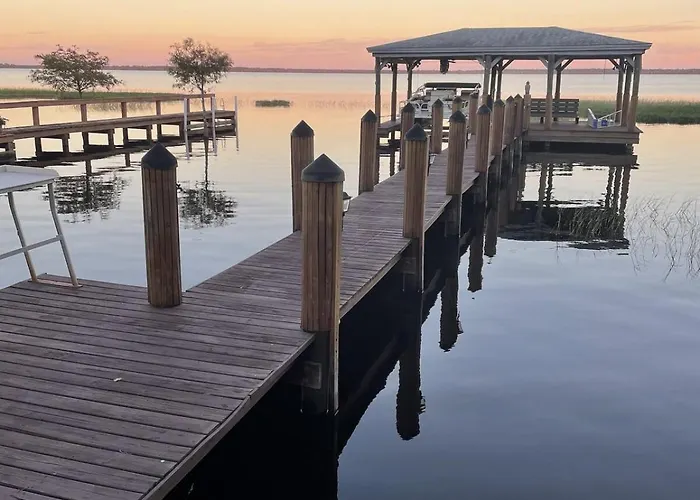 The Lake House On Lake Rosalie