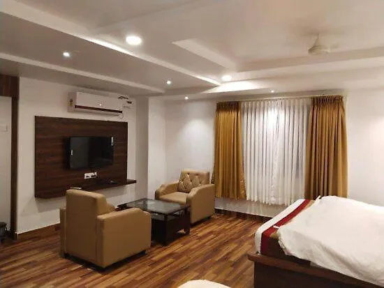 Hotel Vaishnavi Grand