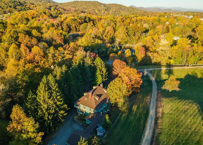 Engadine Inn And Cabins