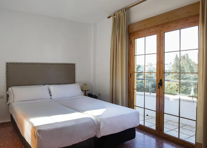 Hotel Tugasa El Almendral