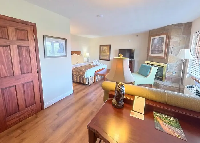 Arbors At Island Landing Hotel & Suites
