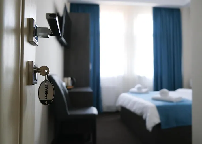 Urban Hotel Express