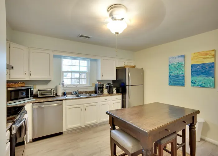 Downtown Home W/ Yard & Bbq - 6 Mi To Downtown!