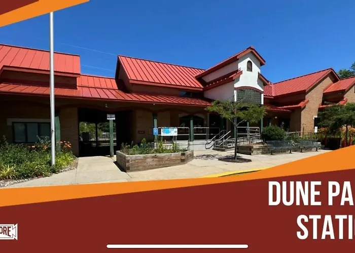 Blue Birdhouse - Indiana Dunes - Pet Friendly