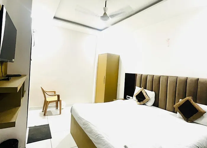 Hotel Green Apple Bareilly