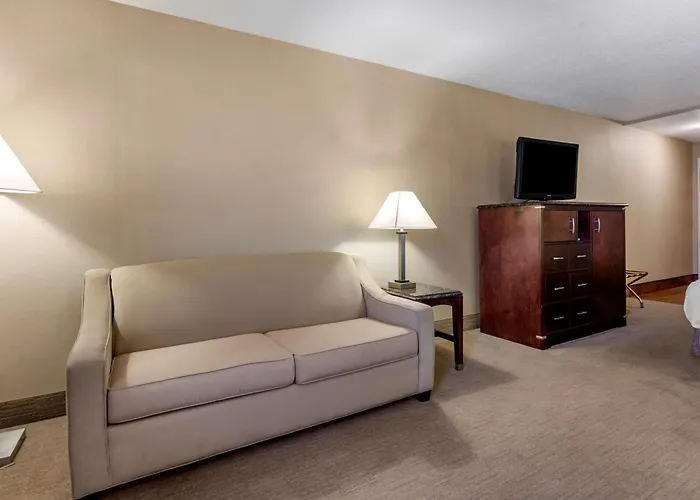 Best Western Plus Inn At Hunt Ridge