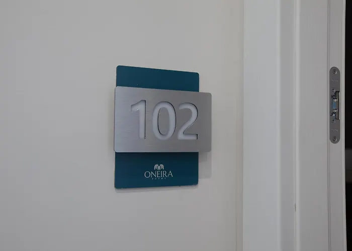 Oneira Rooms