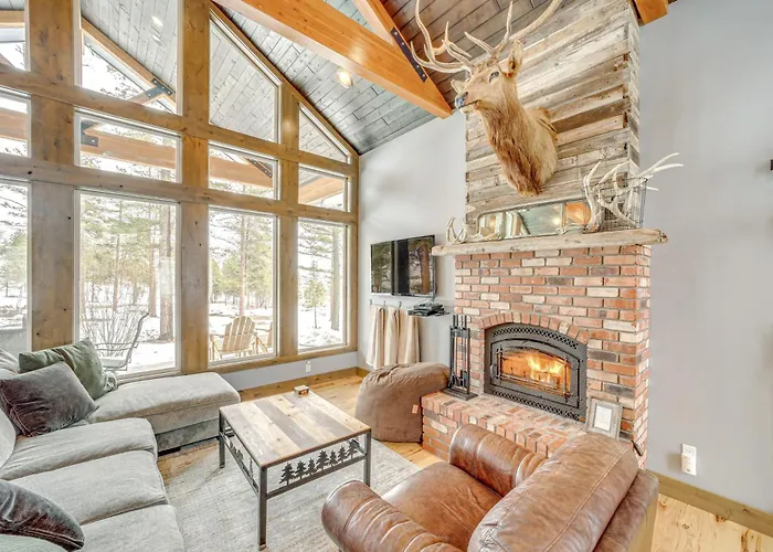 'Chelan Mountain Retreat' Chalet W/ Fire Pit!