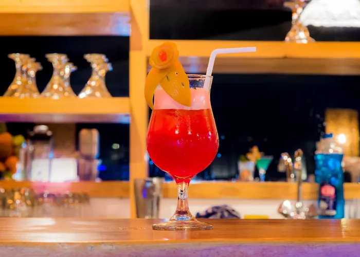 Azur Paradise Hotel&Rooftop Bar