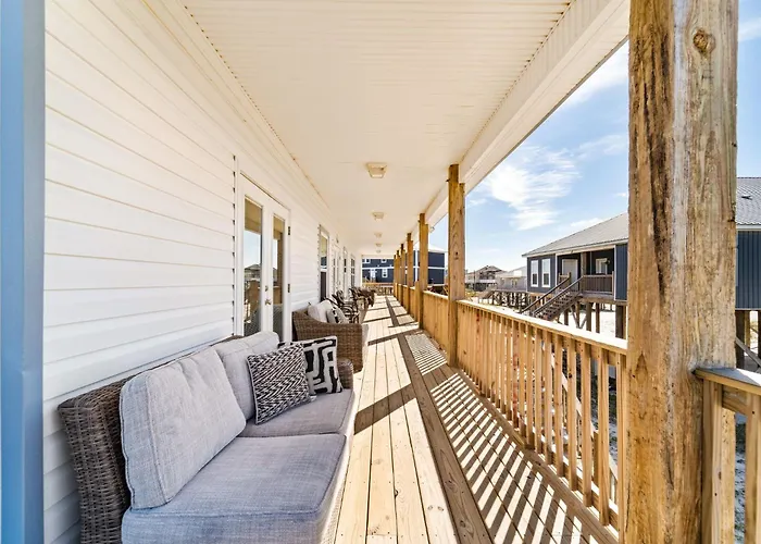 Newer Large Beachside 6 Bedroom House 3000 Sq Ft Sleeps 22