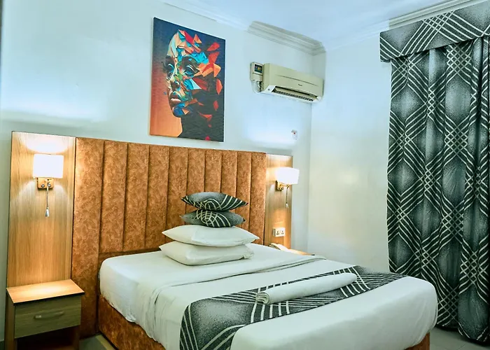 Crownedge Hotels