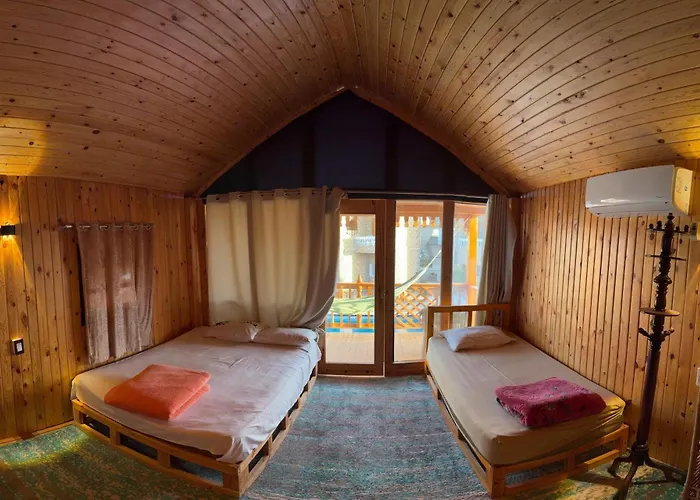 Green Beach Camp & Hotel