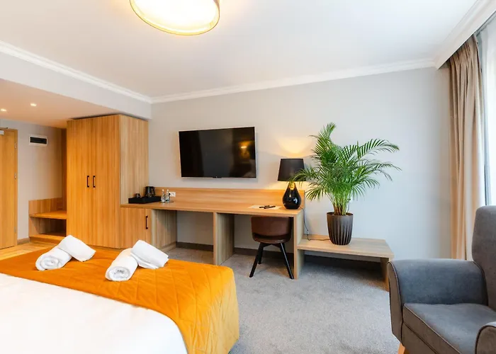 Hotel Mazurkowa & Wesela & Imprezy & Konferencje Jelenia Gora, Obok Restauracja Mazurkowa Chata