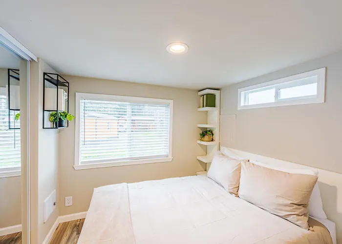 Rainforest Tiny Home Retreat Nordic