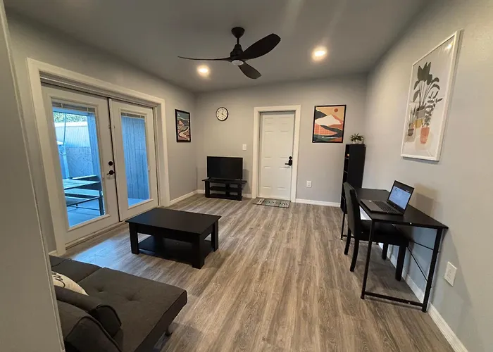 Cozy Cove Stay