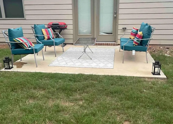 Pet Friendly, Free Breakfast, 3Bed 2Bath Covington Cozy Hideaway