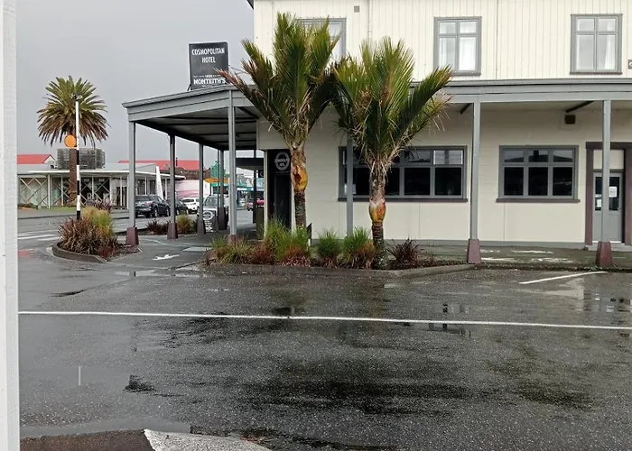 Cosmopolitan Hotel, Pub, Restaurant And Gaming Room, Opposite The Bus Stop