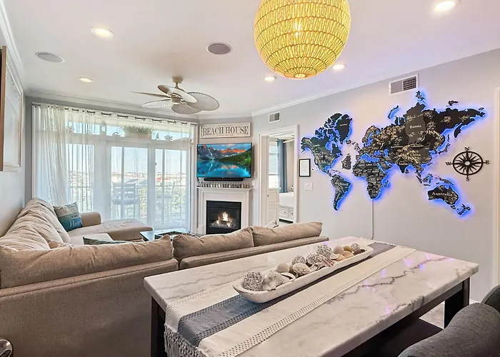 Luxurious Penthouse, King Beds. Dog & Ada Friendly