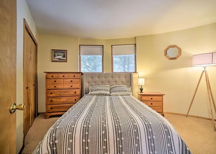 Idyllic Mountain Stay Hot Tub, Wood Stove, Games