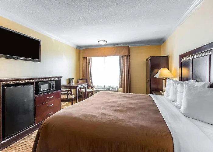 Quality Inn & Suites Bell Gardens-Los Angeles