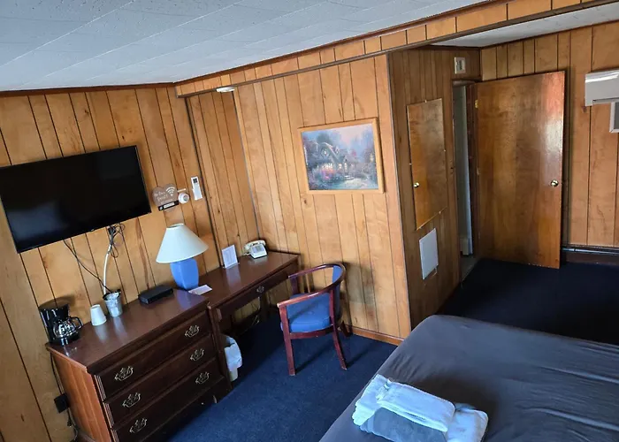 Russell'S Motel