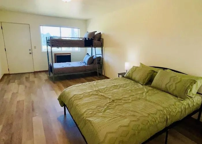 Zero Rock Two-Story Suite