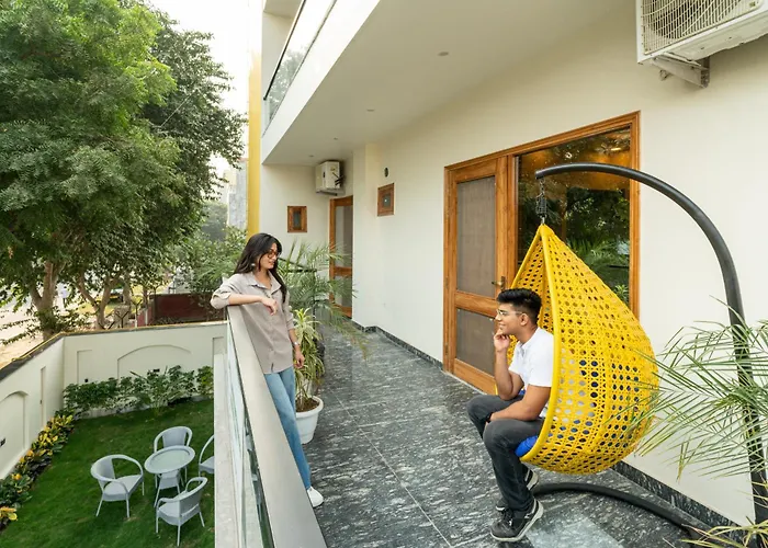 Lime Tree Hotel & One Bed Room Serviced Apartment Nearby Noida Sector 50 Metro & Medanta Hospital With Party Venue