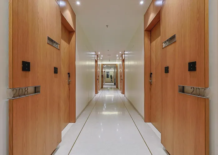 Hotel Sera, Vadodara