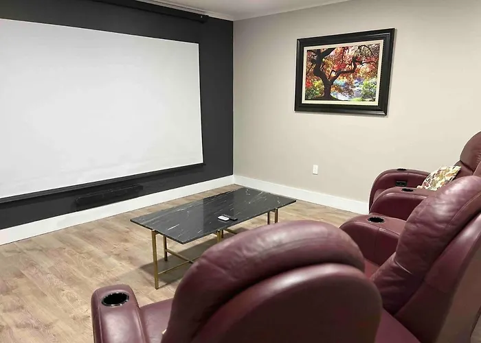 Family Retreat Prime Location In Decatur