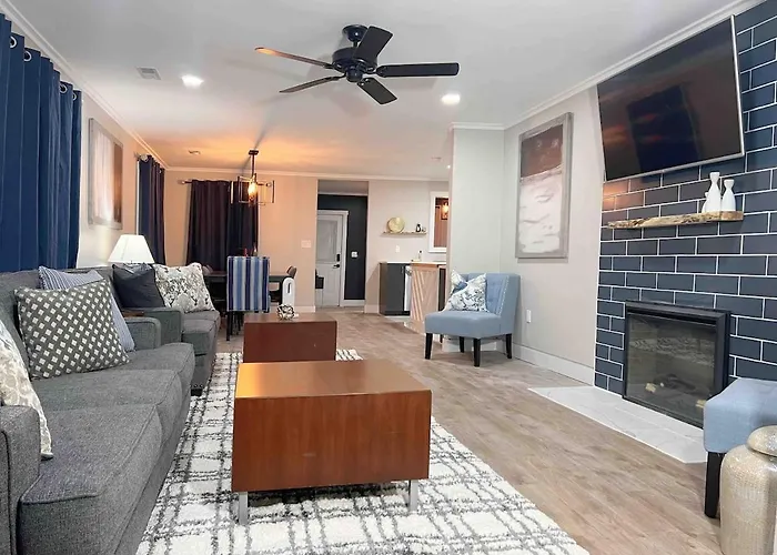 Family Retreat Prime Location In Decatur