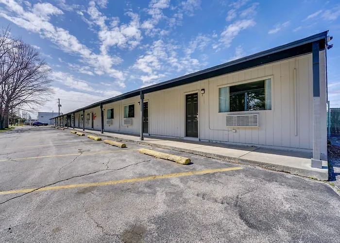 1 Mi To Lake Huron Beaches: Pet-Friendly Studio