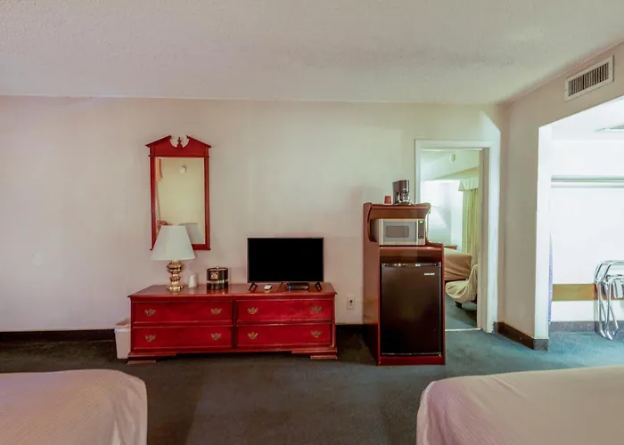 Royal Holiday Motel By Belvilla Gallup I-40