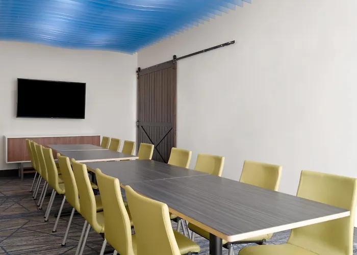 Holiday Inn Express & Suites West Memphis By Ihg