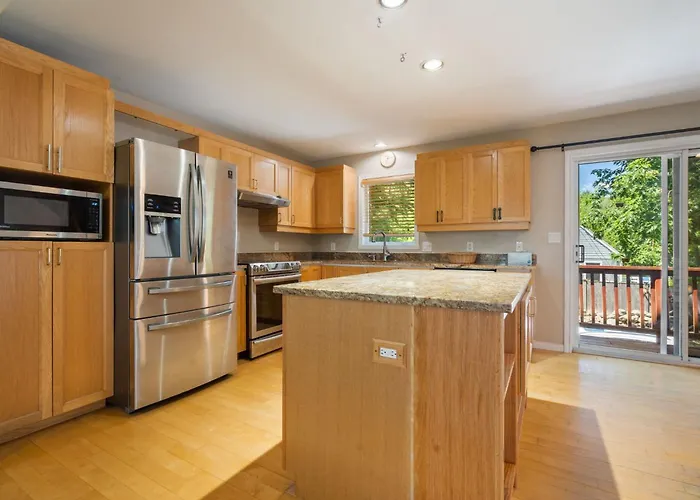 Shoals View Escape Ocean Views Dog-Friendly