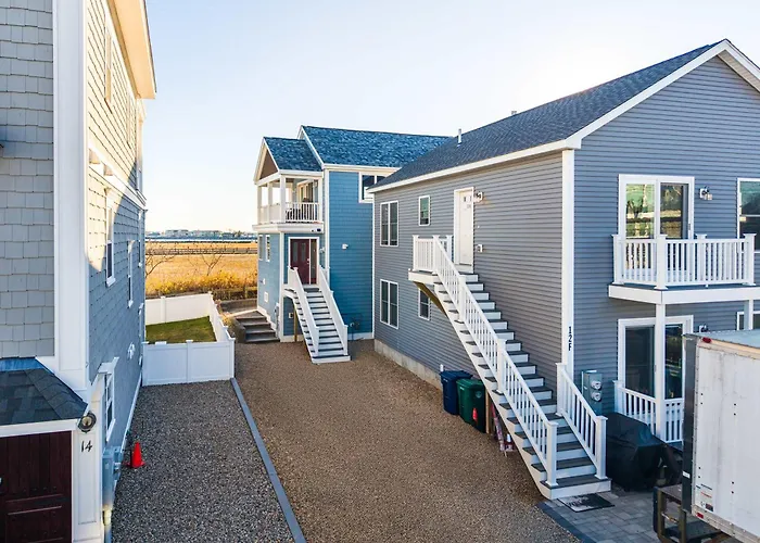 Oceanview Oasis Newly Renovated Parking