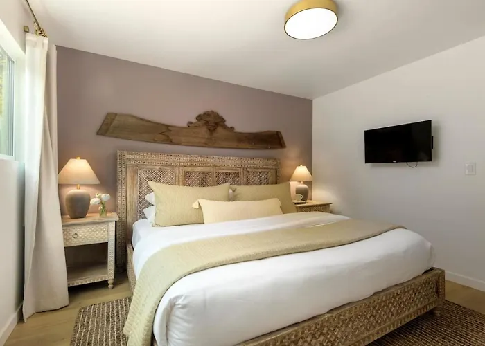 2 Bedroom With Patio Near Santa Barbara