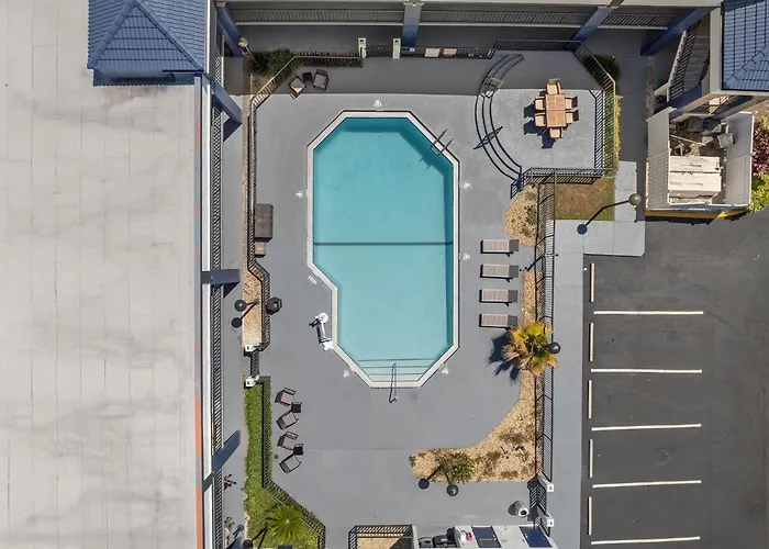 Baymont By Wyndham Orlando East