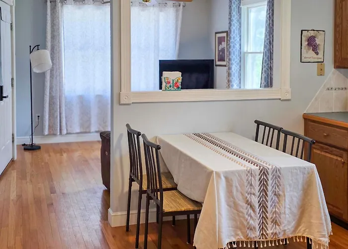 7 Mi To Downtown Providence: Quiet Apt In Seekonk