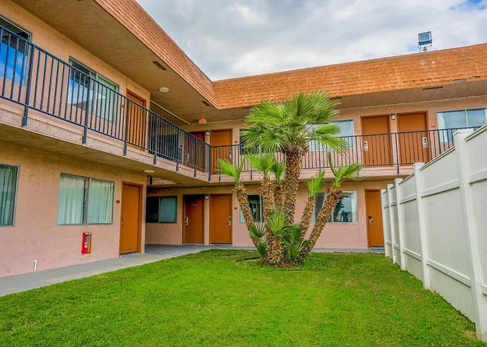 Economy Inn Buttonwillow Bakersfield I-5
