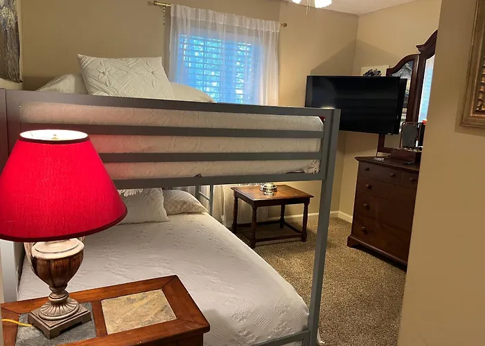 Classic City Condo: Downtown Athens Retreat