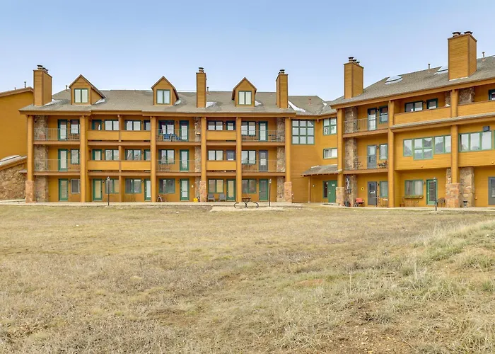 2 Mi To Granby Ranch: Mtn Condo W/ Hot Tub!