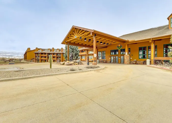 2 Mi To Granby Ranch: Mtn Condo W/ Hot Tub!