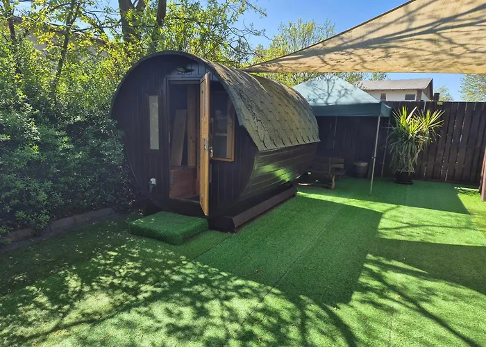 Mini Hotel Uebernachten Im Gurkenfass