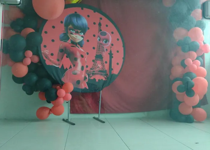 Gru House Day