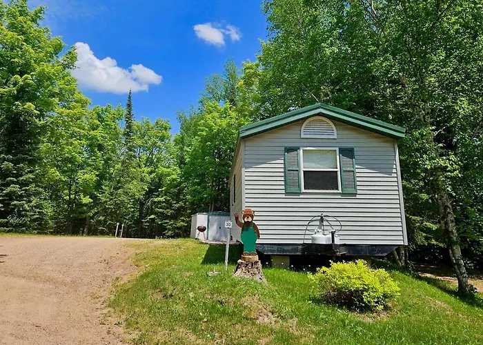 Tiny House Cabin-Presque Isle Campground #30