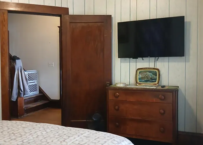 Hemlock House