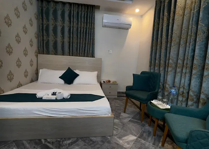 Midways Guest House And Hotels