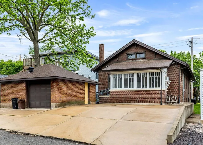 Dog-Friendly House By Main Street