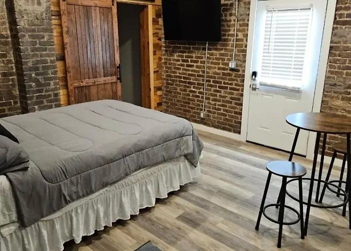 728 E. Broadway Ave., Unit 204, Maryville, Tn.